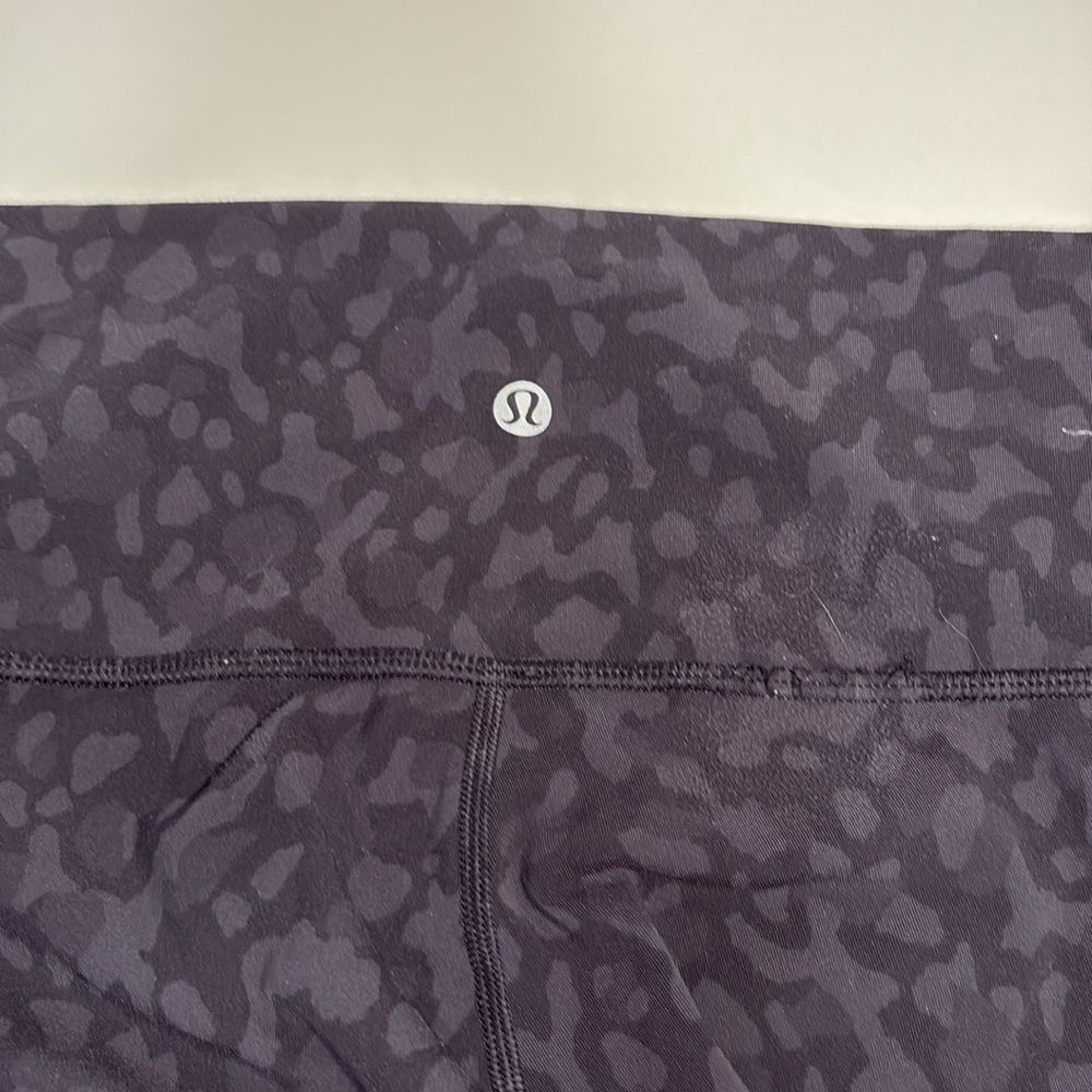 Lululemon Patterned Align 21" Cropped Leggings - image 5
